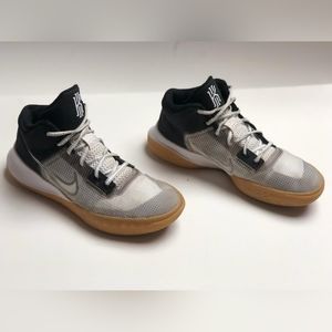 Nike Kyrie Flytrap 4 Black Grey shoes men sneaker Size 8 CT1972-006 lace-up.